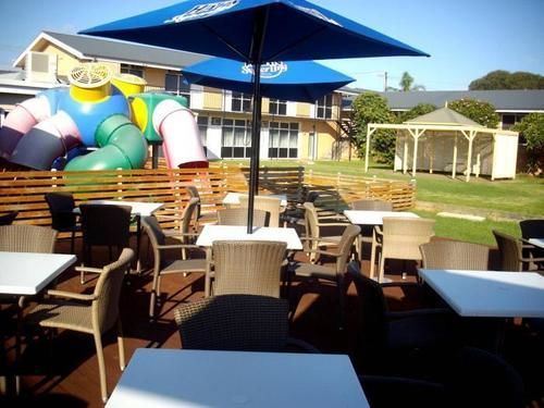 Christies Beach Hotel Clarendon Экстерьер фото
